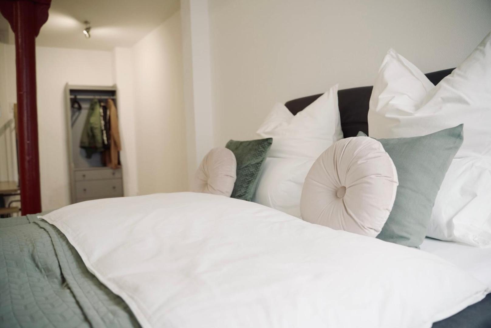 De La Vie Reutlingen - Altstadt Apartment An Stadthalle & Am Marktplatz Ngoại thất bức ảnh