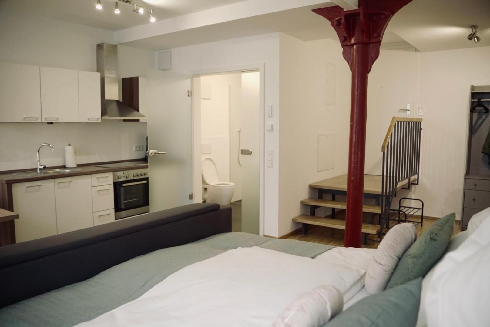 De La Vie Reutlingen - Altstadt Apartment An Stadthalle & Am Marktplatz Ngoại thất bức ảnh